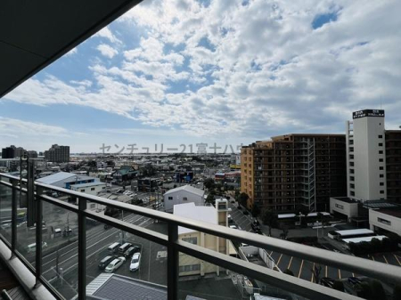 �_�ސ쌧������s���h�̒��Ã}���V�����̏Z�˂���̒��]�ʐ^