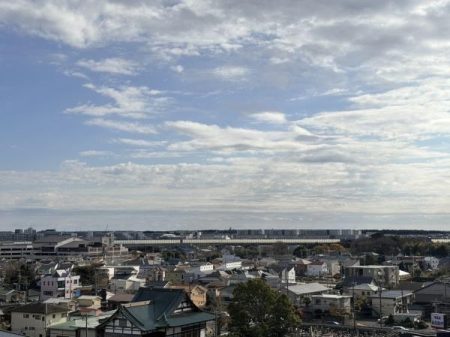 �_�ސ쌧������s���h�̒��Ã}���V�����̏Z�˂���̒��]�ʐ^