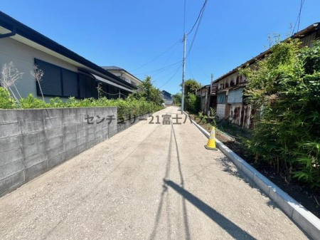 �_�ސ쌧����s�T���̓y�n�̑O�ʓ��H�܂ތ��n�ʐ^