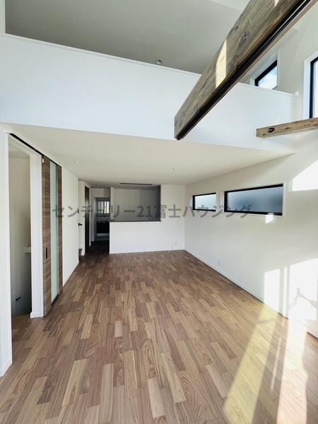 �_�ސ쌧������s�΂��l�̐V�z��ˌ��Ẵ��r���O