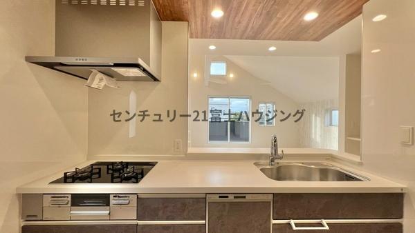 �_�ސ쌧������s�����u2���ڂ̐V�z��ˌ��ẴL�b�`��