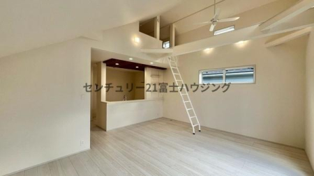 �_�ސ쌧������s�����u2���ڂ̐V�z��ˌ��Ẵ��r���O