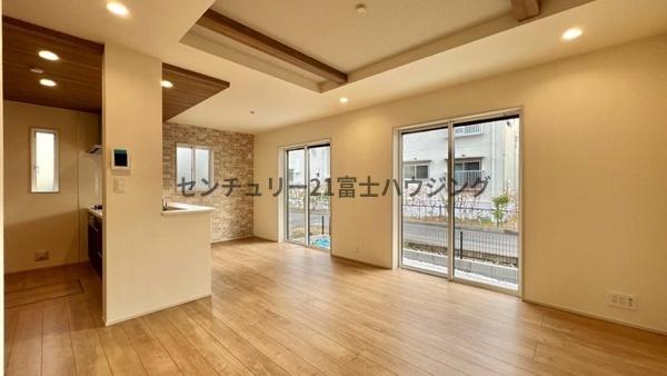 �_�ސ쌧������s�����u2���ڂ̐V�z��ˌ��Ẵ��r���O