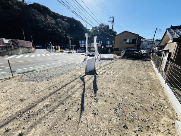 �_�ސ쌧���q�s�����q1���ڂ̐V�z��ˌ��Ă̑O�ʓ��H�܂ތ��n�ʐ^