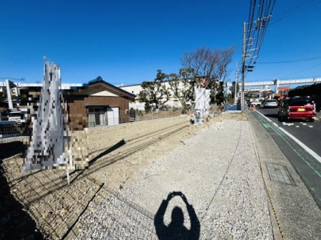 �_�ސ쌧���q�s�����q1���ڂ̐V�z��ˌ��Ă̑O�ʓ��H�܂ތ��n�ʐ^