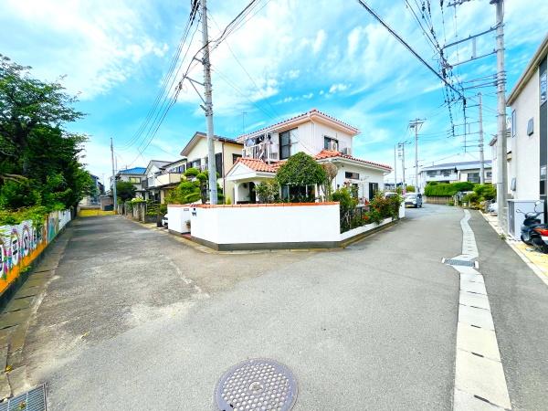 �_�ސ쌧������s�����̒��È�ˌ��Ă̑O�ʓ��H�܂ތ��n�ʐ^