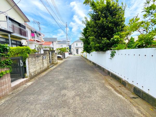 �_�ސ쌧������s�����̓y�n�̑O�ʓ��H�܂ތ��n�ʐ^