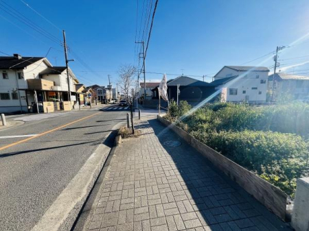 �_�ސ쌧������s�݂���4���ڂ̓y�n�̑O�ʓ��H�܂ތ��n�ʐ^