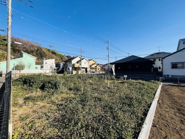 �_�ސ쌧������s�݂���4���ڂ̓y�n�̑O�ʓ��H�܂ތ��n�ʐ^