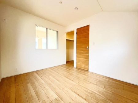 �_�ސ쌧����s�H��5���ڂ̐V�z��ˌ��Ă̗m��