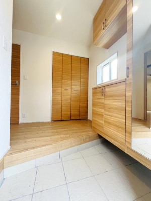 �_�ސ쌧����s�H��5���ڂ̐V�z��ˌ��Ă̌���