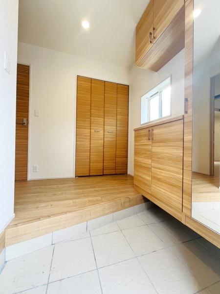 �_�ސ쌧����s�H��5���ڂ̐V�z��ˌ��Ă̌���