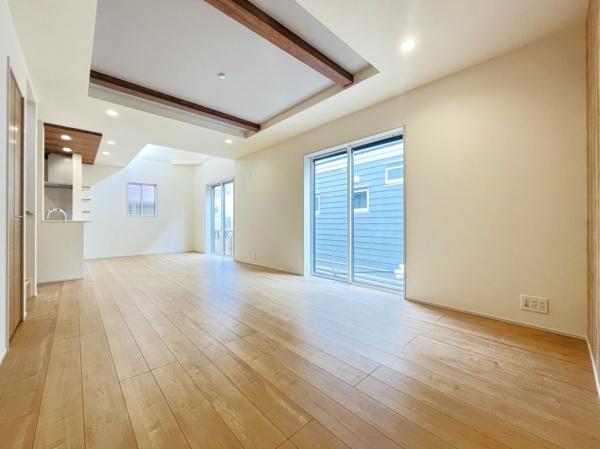 �_�ސ쌧����s�H��5���ڂ̐V�z��ˌ��Ẵ��r���O