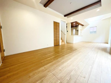 �_�ސ쌧����s�H��5���ڂ̐V�z��ˌ��Ẵ��r���O