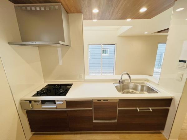 �_�ސ쌧����s�H��5���ڂ̐V�z��ˌ��ẴL�b�`��