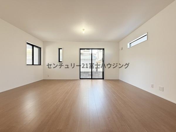 �_�ސ쌧������s�����u2���ڂ̐V�z��ˌ��Ẵ��r���O