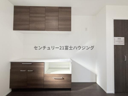 �_�ސ쌧������s�����u2���ڂ̐V�z��ˌ��ẴL�b�`��