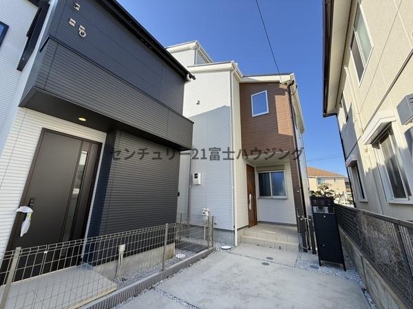 �_�ސ쌧������s�����u2���ڂ̐V�z��ˌ��Ă̌��n�O�ώʐ^