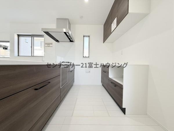 �_�ސ쌧������s�����u2���ڂ̐V�z��ˌ��ẴL�b�`��