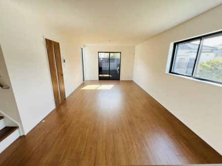 �_�ސ쌧������s�l�V���̐V�z��ˌ��Ẵ��r���O