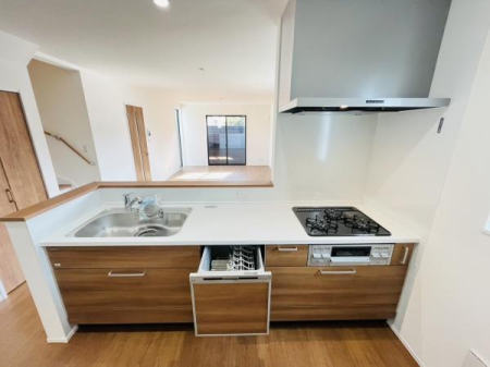 �_�ސ쌧������s�l�V���̐V�z��ˌ��ẴL�b�`��