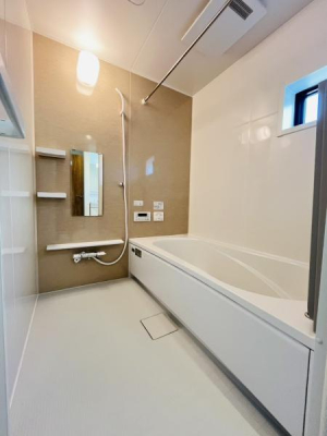 �_�ސ쌧������s�l�V���̐V�z��ˌ��Ă̗���