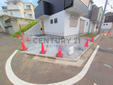 �_�ސ쌧����s�P�s��2���ڂ̐V�z��ˌ��Ă̒��ԏ�