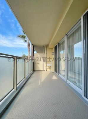 �_�ސ쌧������s������̒��Ã}���V�����̃o���R�j�[