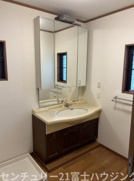 �_�ސ쌧����s�����C��4���ڂ̒��È�ˌ��Ă̐��ʑ�E���ʏ�