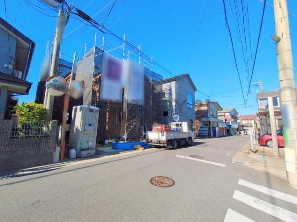 �_�ސ쌧������s���6���ڂ̐V�z��ˌ��Ă̑O�ʓ��H�܂ތ��n�ʐ^