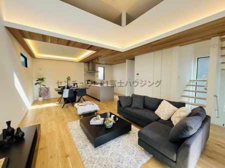 �_�ސ쌧������s�l�|4���ڂ̐V�z��ˌ��Ẵ��r���O