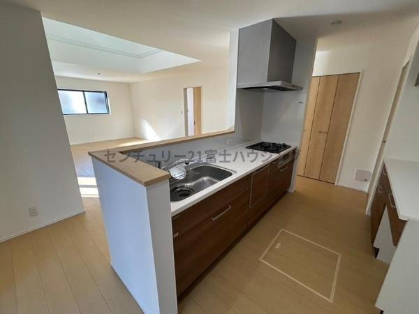 �_�ސ쌧������s���Z���̐V�z��ˌ��ẴL�b�`��