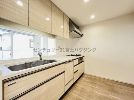 �_�ސ쌧������s�ԏ����̒��Ã}���V�����̃L�b�`��