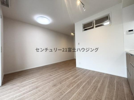 �_�ސ쌧����s�쓡��̒��Ã}���V�����̃��r���O