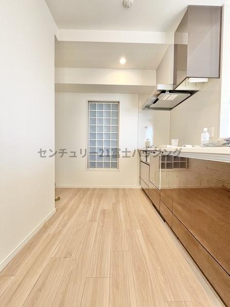 �_�ސ쌧������s�ᏼ���̒��Ã}���V�����̃L�b�`��