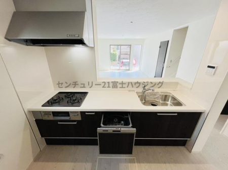 �_�ސ쌧������s���c3���ڂ̐V�z��ˌ��ẴL�b�`��