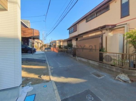 �_�ސ쌧����s�{�O�̐V�z��ˌ��Ă̑O�ʓ��H�܂ތ��n�ʐ^