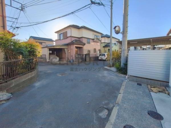 �_�ސ쌧����s�{�O�̐V�z��ˌ��Ă̑O�ʓ��H�܂ތ��n�ʐ^