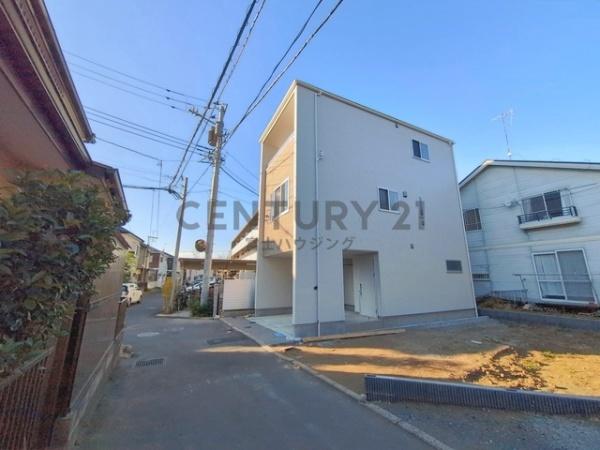 �_�ސ쌧����s�{�O�̐V�z��ˌ��Ă̑O�ʓ��H�܂ތ��n�ʐ^