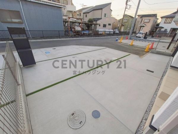 �_�ސ쌧����s�ғ�������1���ڂ̐V�z��ˌ��Ă̑O�ʓ��H�܂ތ��n�ʐ^