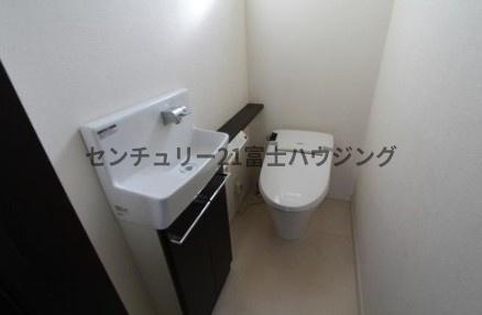 �_�ސ쌧����s�����_��4���ڂ̒��È�ˌ��Ẵg�C��