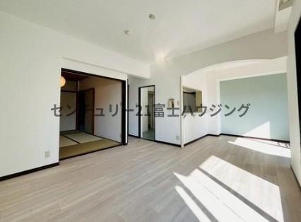 �_�ސ쌧���q�s�ʓ�4���ڂ̒��Ã}���V�����̃��r���O