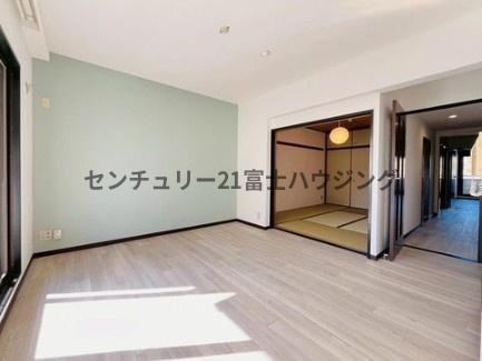 �_�ސ쌧���q�s�ʓ�4���ڂ̒��Ã}���V�����̃��r���O