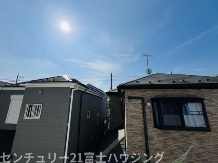 �_�ސ쌧������s����4���ڂ̐V�z��ˌ��Ă̏Z�˂���̒��]�ʐ^