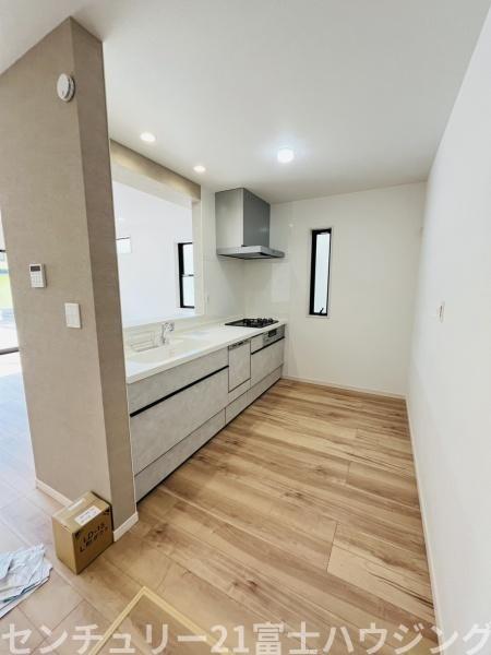 �_�ސ쌧������s����4���ڂ̐V�z��ˌ��ẴL�b�`��