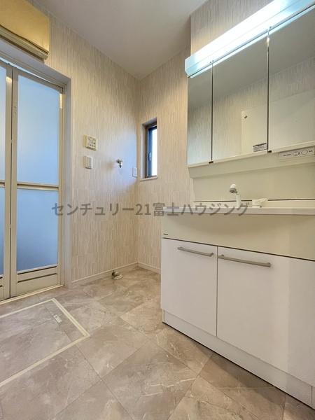 �_�ސ쌧������s�H��1���ڂ̒��È�ˌ��Ă̐��ʑ�E���ʏ�