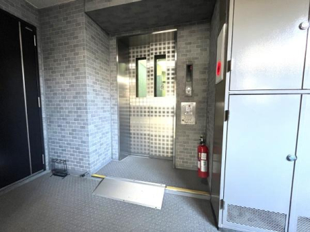 �_�ސ쌧����s�ғ����C��2���ڂ̒��Ã}���V�����̃G���g�����X