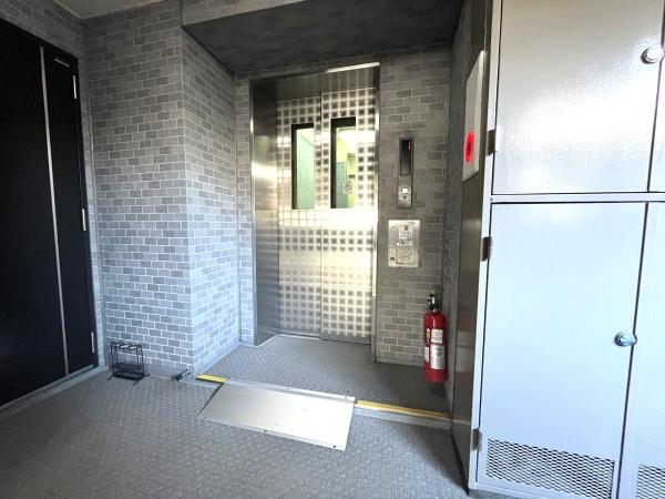 �_�ސ쌧����s�ғ����C��2���ڂ̒��Ã}���V�����̃G���g�����X