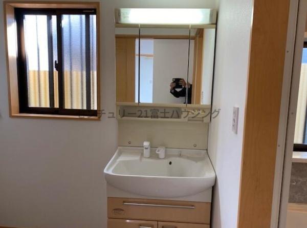 �_�ސ쌧������s���c4���ڂ̒��È�ˌ��Ă̐��ʑ�E���ʏ�