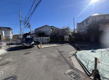 �_�ސ쌧����s�ғ�3���ڂ̓y�n�̑O�ʓ��H�܂ތ��n�ʐ^